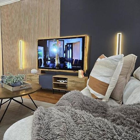 Modern Galleria Gem Private Jacuzzi 3 Br Houston Bagian luar foto