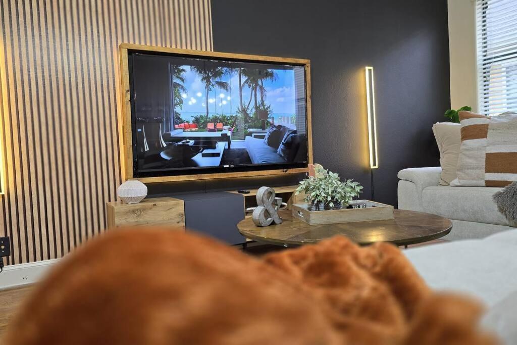 Modern Galleria Gem Private Jacuzzi 3 Br Houston Bagian luar foto