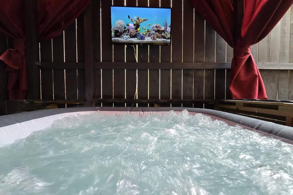 Modern Galleria Gem Private Jacuzzi 3 Br Houston Bagian luar foto