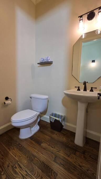 Modern Galleria Gem Private Jacuzzi 3 Br Houston Bagian luar foto