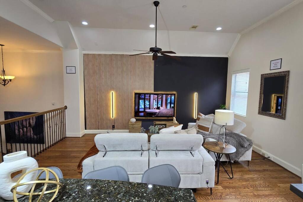 Modern Galleria Gem Private Jacuzzi 3 Br Houston Bagian luar foto