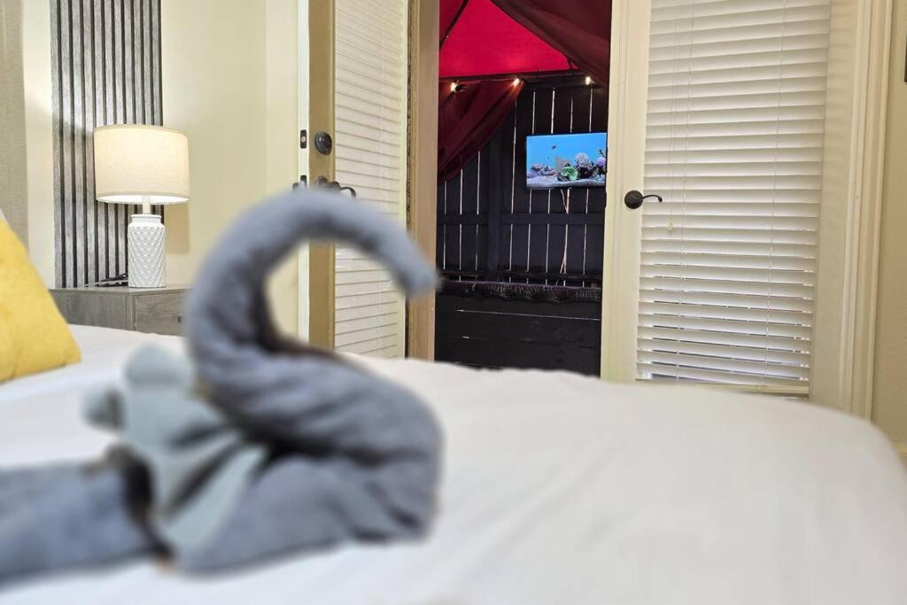 Modern Galleria Gem Private Jacuzzi 3 Br Houston Bagian luar foto