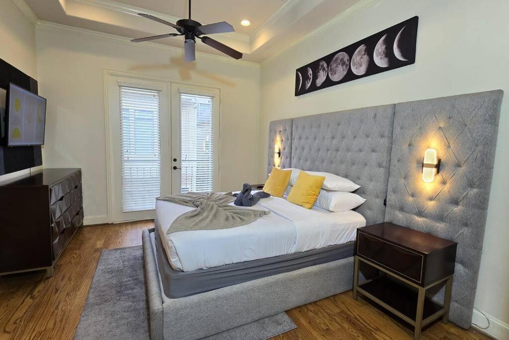Modern Galleria Gem Private Jacuzzi 3 Br Houston Bagian luar foto